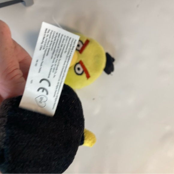 Angry Birds 3" Mini Plush Bean Bag Black Bomb Bird, Yellow Chuck 2011 - Picture 3 of 3
